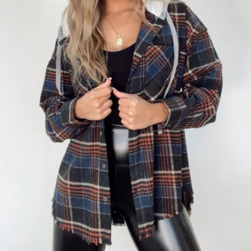 NWT Very J Navy Plaid Button Down Contrast Hoodie Hoodie Flannel Shacket Jacket - Picture 5 of 5